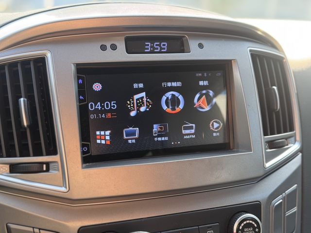 HYUNDAI現代 STAREX  第9張相片