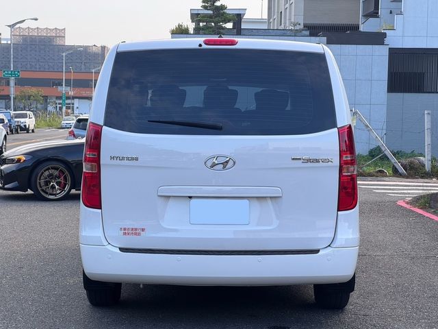 HYUNDAI現代 STAREX  第17張相片