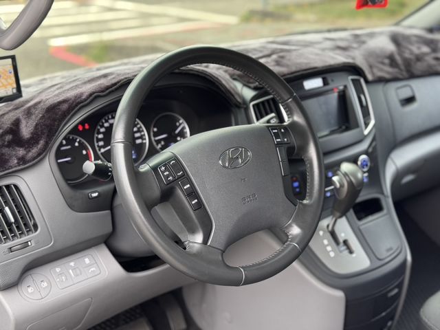 HYUNDAI現代 STAREX  第9張相片