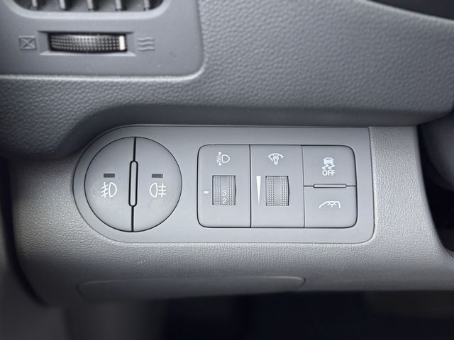 HYUNDAI現代 STAREX  第15張相片
