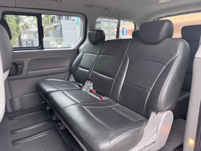 HYUNDAI現代 STAREX  第27張相片