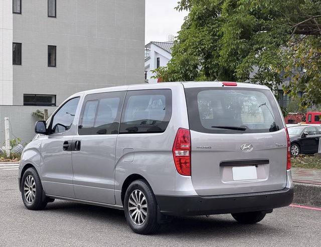 HYUNDAI現代 STAREX  第33張相片