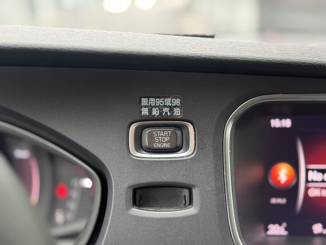 VOLVO富豪 V40  第8張相片