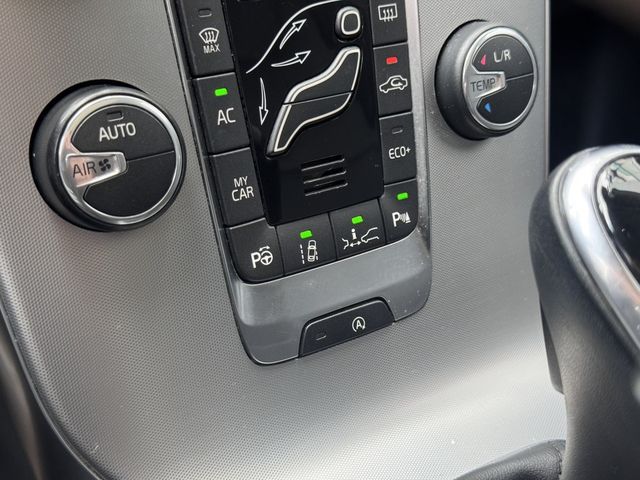 VOLVO富豪 V40  第11張相片