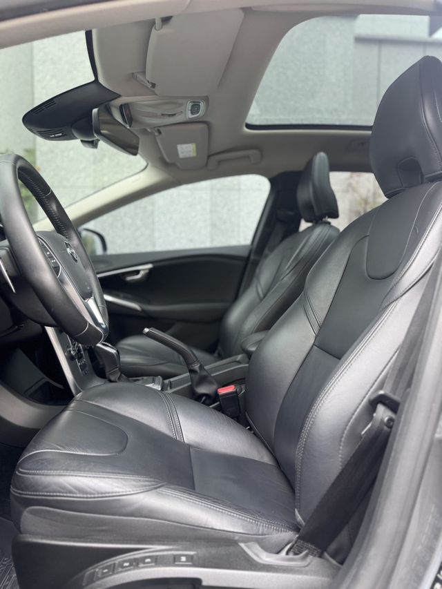 VOLVO富豪 V40  第12張相片