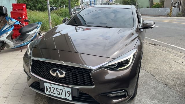 INFINITI無限 Q30  第2張相片
