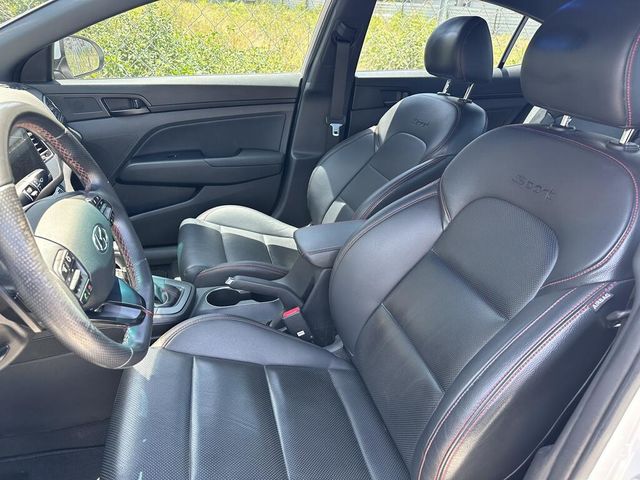 HYUNDAI現代 ELANTRA  第3張相片