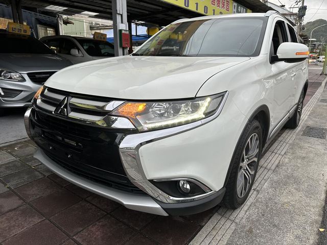MITSUBISHI三菱 OUTLANDER  第1張相片
