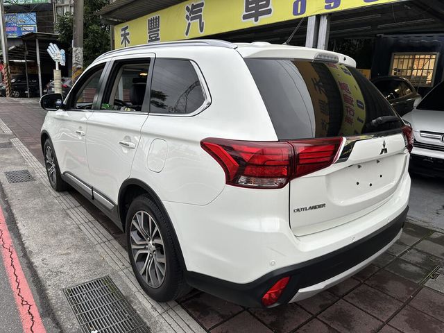 MITSUBISHI三菱 OUTLANDER  第2張相片
