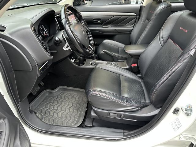 MITSUBISHI三菱 OUTLANDER  第12張相片