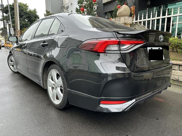 TOYOTA豐田 COROLLA ALTIS HYBRID  第2張相片