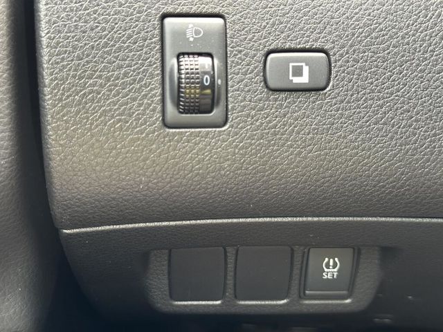 NISSAN日產 TIIDA  第25張相片