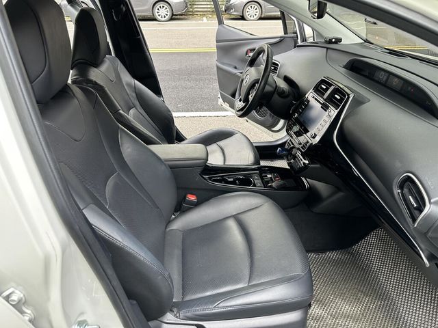TOYOTA豐田 PRIUS  第31張相片