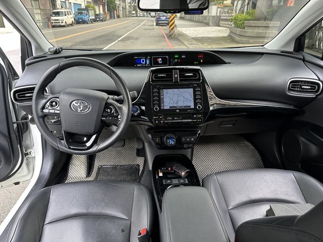 TOYOTA豐田 PRIUS  第33張相片