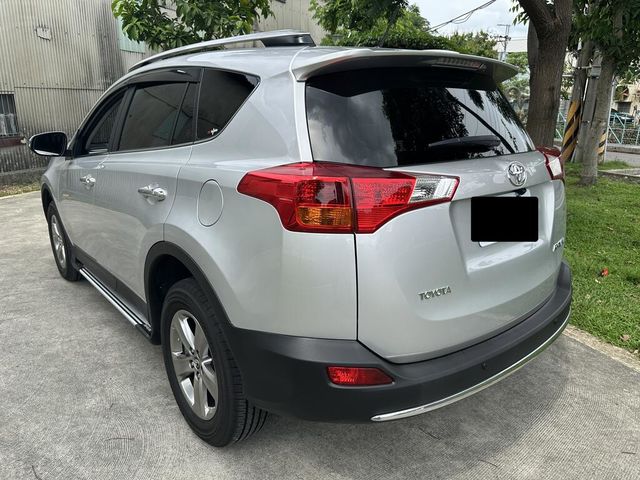 TOYOTA豐田 RAV4  第2張相片