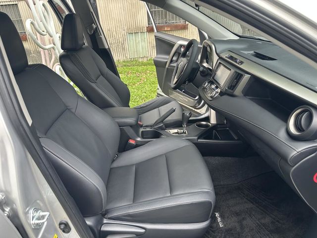 TOYOTA豐田 RAV4  第14張相片
