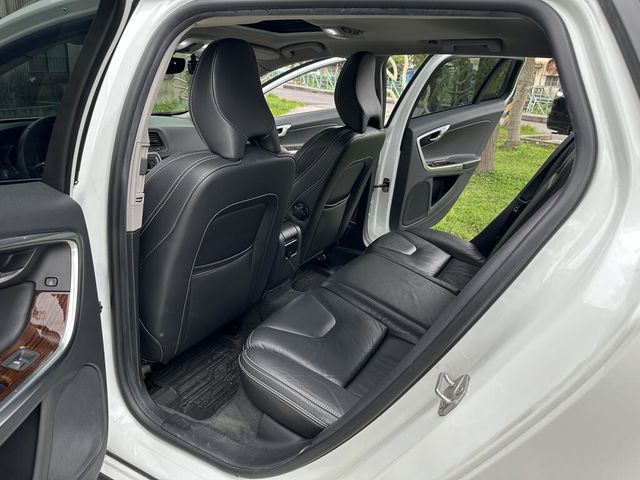 VOLVO富豪 V60  第10張相片