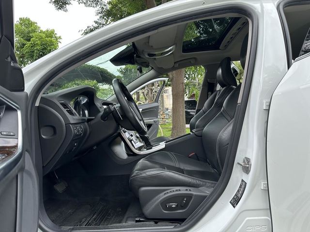 VOLVO富豪 V60  第18張相片