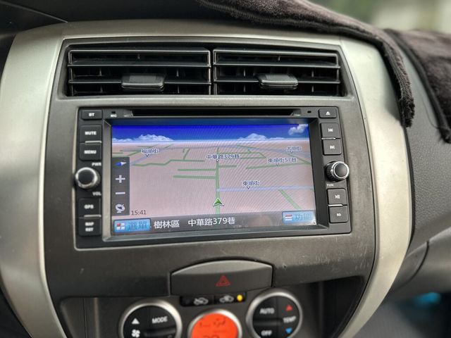 NISSAN日產 LIVINA  第10張相片