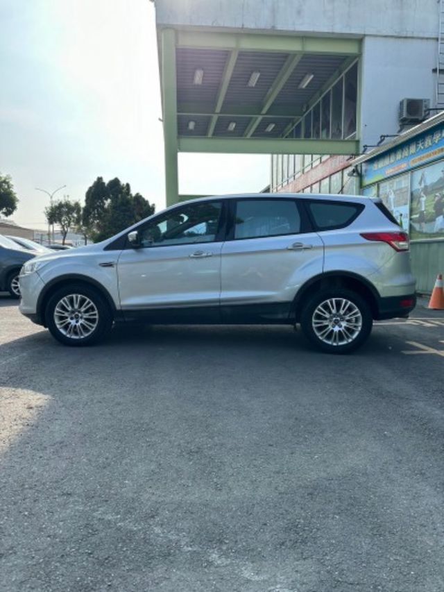 一手車 / 1.5渦輪 / 原版件 / 省油省稅最佳休旅車  第3張相片