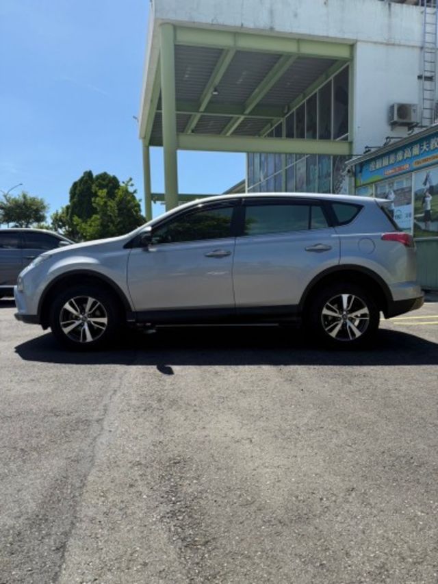 尊爵版 / 一手車 / 原版件 / 原廠保養 / 環景 / 盲點 / 電動椅  第3張相片
