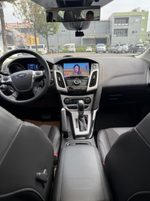 2.0柴油 / 一手車 / 自動停車 / 盲點偵測  第6張相片