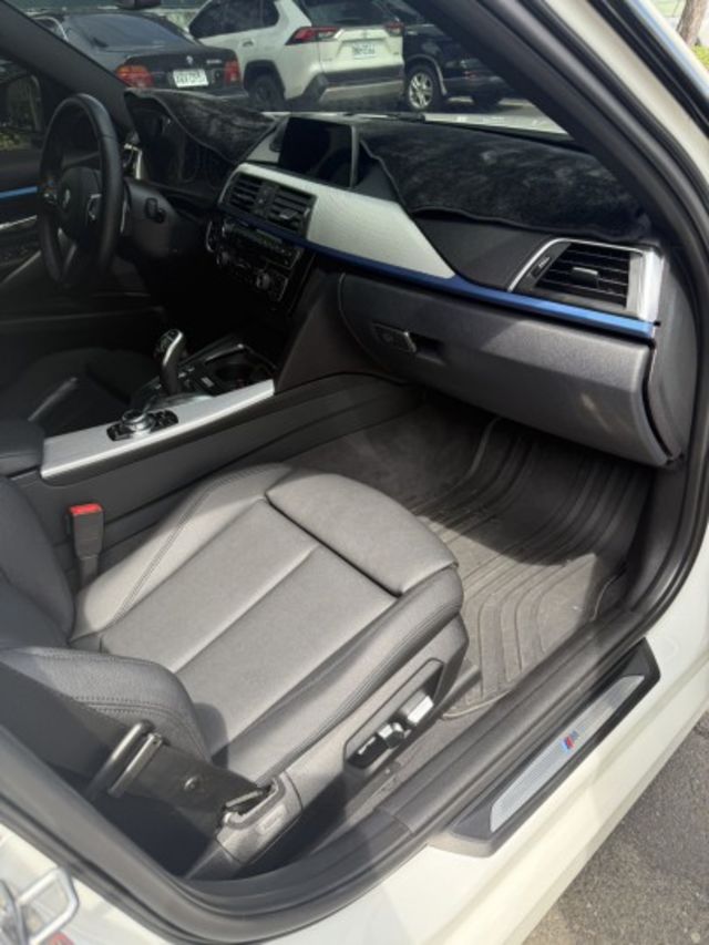 320M Sport  / B48引擎 / 總代理 / 一手車 / 精品改裝  第7張相片