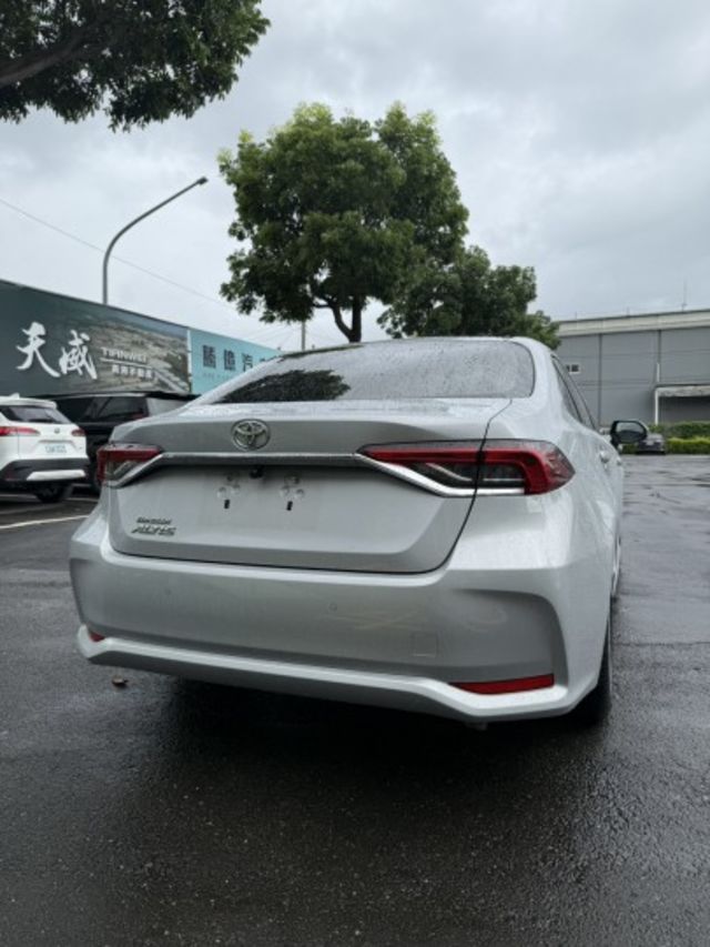 豪華版/一手車/原版件/原廠保養  第4張相片