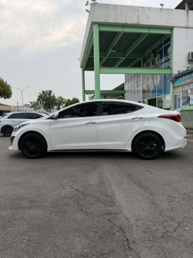 EX旗艦版 / 一手車 / 全車氣氛燈  第3張相片