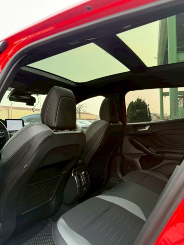 2.3 ST旅行車 / 一手車 / 原廠保養  第8張相片