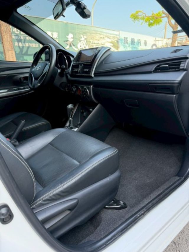 S版 / 免鑰匙啟動 / 摸門解鎖 / 原廠保養  第7張相片