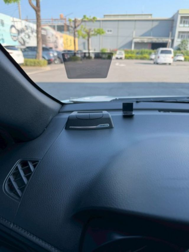 S版 / 免鑰匙啟動 / 摸門解鎖 / 原廠保養  第9張相片