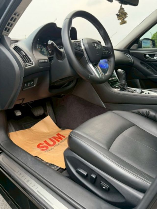 一手車 / 原廠保養 / 全車精品改裝 / 改安卓機  第5張相片