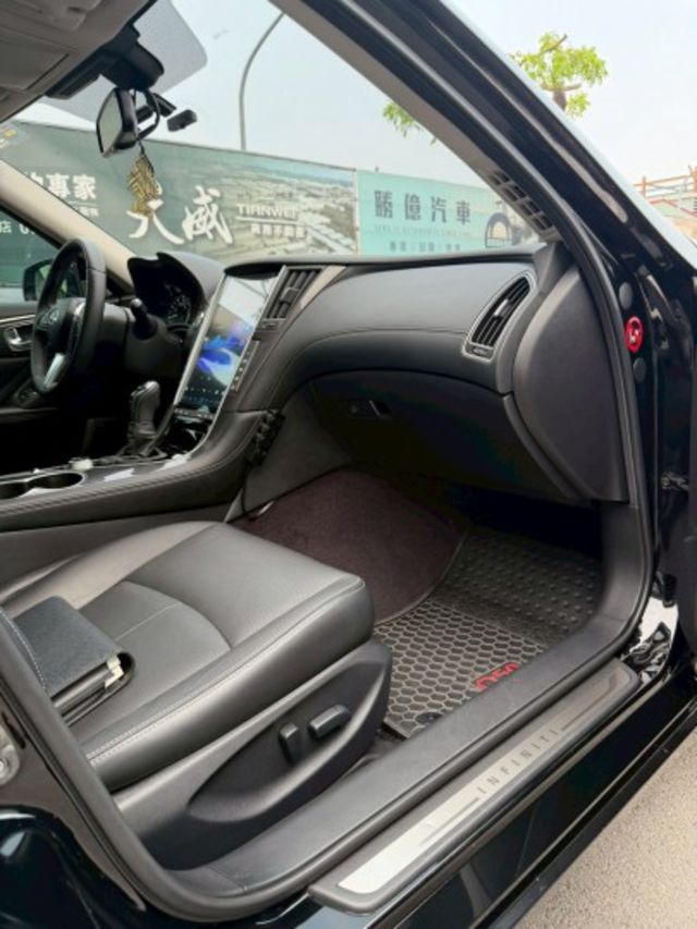 一手車 / 原廠保養 / 全車精品改裝 / 改安卓機  第7張相片