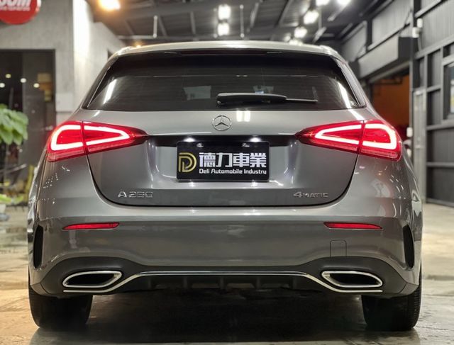 2019年出廠 A250 AMG 4MATIC 里程少跑 雙液晶螢幕/全景天窗/KEYLESS-GO/加熱座椅/麂皮內裝  第4張相片