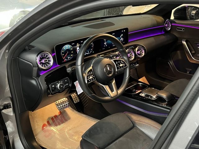 2019年出廠 A250 AMG 4MATIC 里程少跑 雙液晶螢幕/全景天窗/KEYLESS-GO/加熱座椅/麂皮內裝  第6張相片