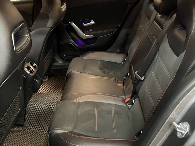 2019年出廠 A250 AMG 4MATIC 里程少跑 雙液晶螢幕/全景天窗/KEYLESS-GO/加熱座椅/麂皮內裝  第7張相片