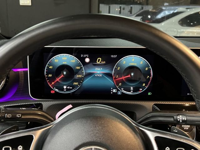 2019年出廠 A250 AMG 4MATIC 里程少跑 雙液晶螢幕/全景天窗/KEYLESS-GO/加熱座椅/麂皮內裝  第9張相片