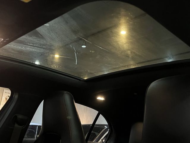 2019年出廠 A250 AMG 4MATIC 里程少跑 雙液晶螢幕/全景天窗/KEYLESS-GO/加熱座椅/麂皮內裝  第12張相片