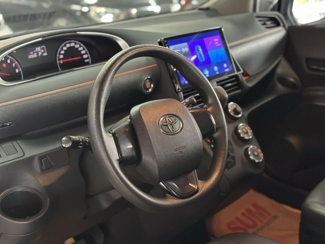 低里程/原廠保固中/安卓車機/KEYLESS免鑰匙  第3張相片