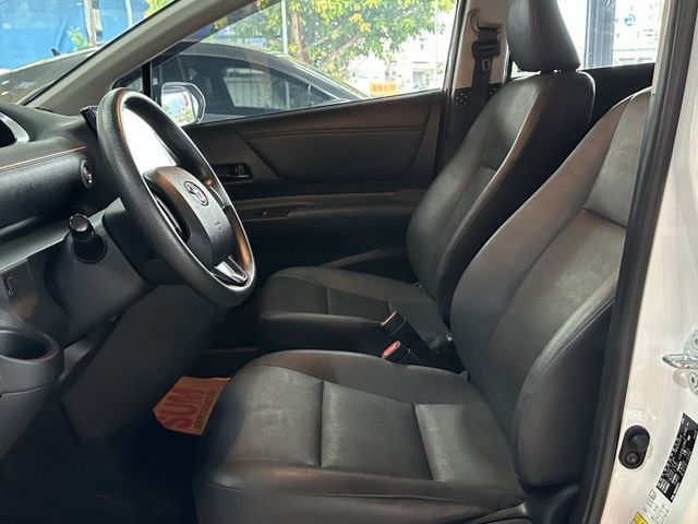 低里程/原廠保固中/安卓車機/KEYLESS免鑰匙  第4張相片