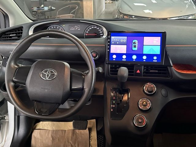 低里程/原廠保固中/安卓車機/KEYLESS免鑰匙  第7張相片