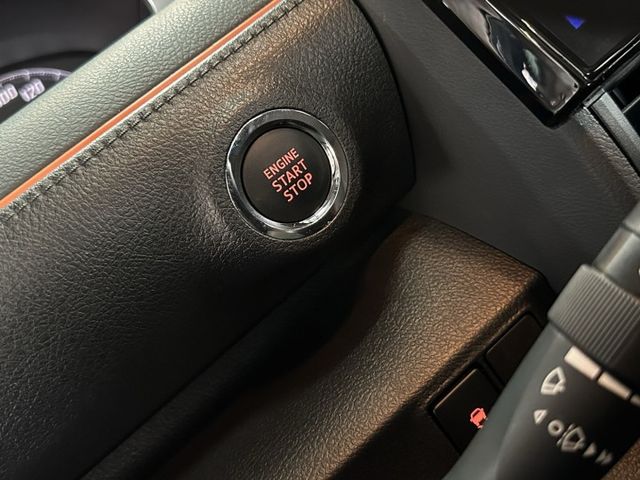 低里程/原廠保固中/安卓車機/KEYLESS免鑰匙  第10張相片