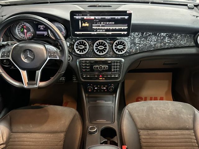 夜色套件/AMG套件/全景天窗/低里程  第6張相片