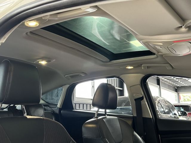 低里程/2.0S版/天窗/空力套件/自動停車/一年或兩萬公里保固  第11張相片