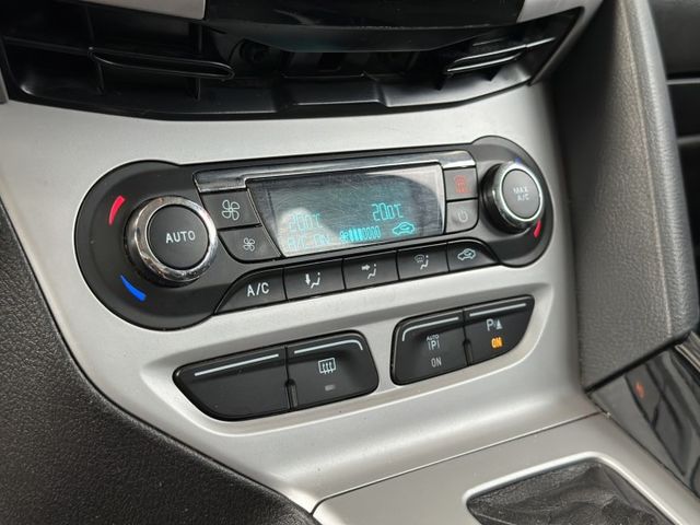 低里程/2.0S版/天窗/空力套件/自動停車/一年或兩萬公里保固  第14張相片