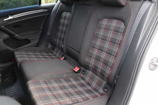 整備項目眾多/無重度改裝/僅升級進氣系統/電動尾門/外觀空力套件  第7張相片