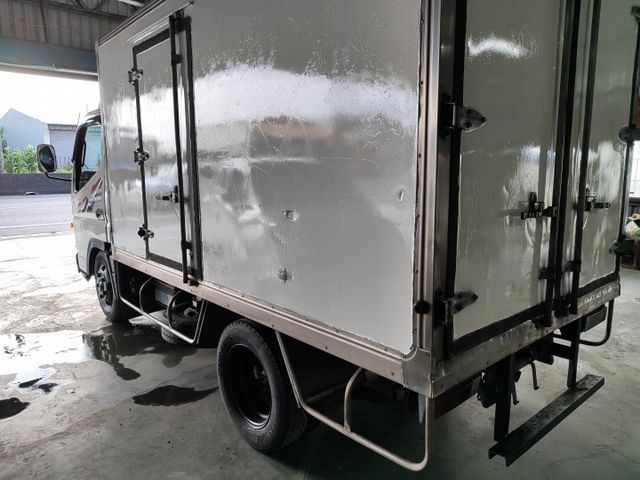 零下-25°C白鐵10公分雙開門厚車廂，保證里程，原版件、車況極佳，保養完善，冷凍性能穩定，實用首選！  第7張相片