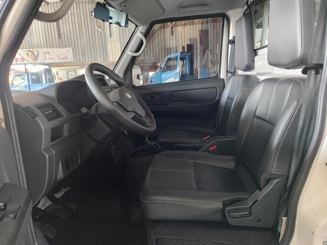 原漆原版件、車況超好，動力穩定保養完善，實用耐載好開，可貸款輕鬆入手！  第4張相片