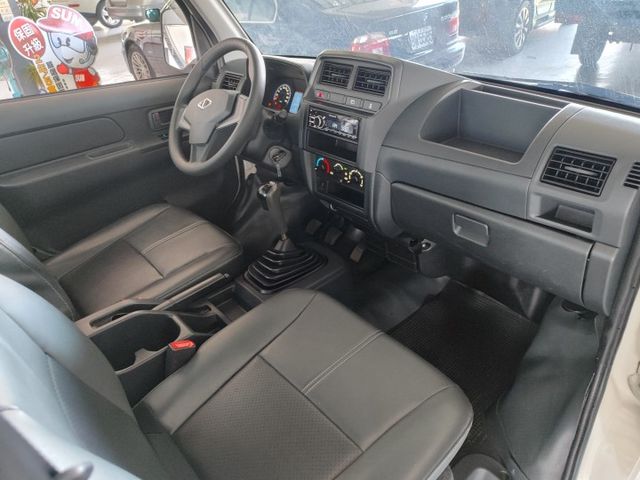 原漆原版件、車況超好，動力穩定保養完善，實用耐載好開，可貸款輕鬆入手！  第8張相片